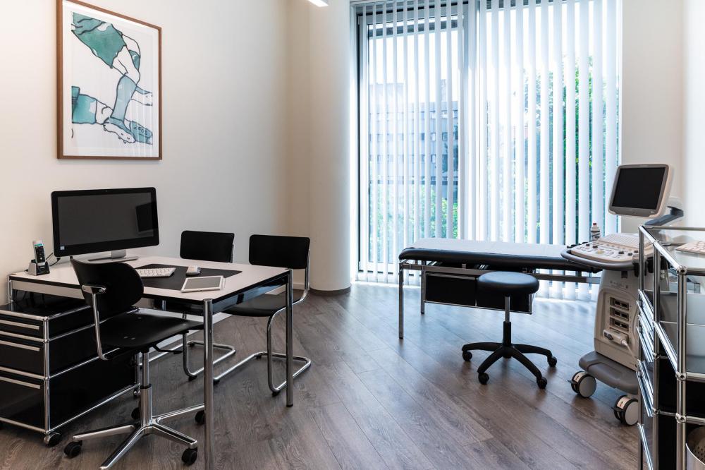 Praxis für Sportmedizin Sprechzimmer